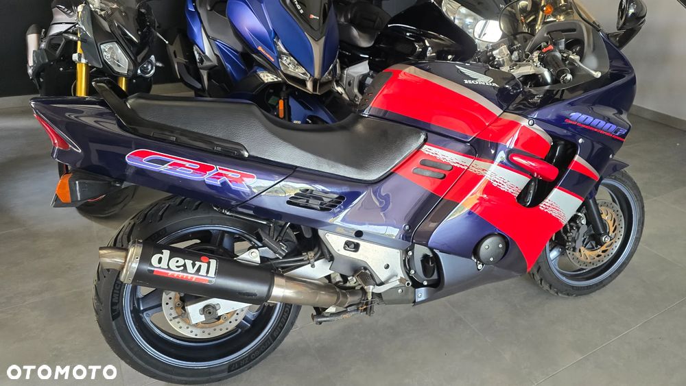 Honda CBR - 32