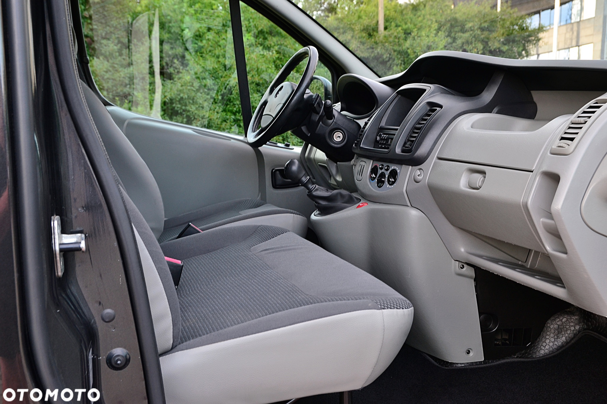 Opel Vivaro - 10