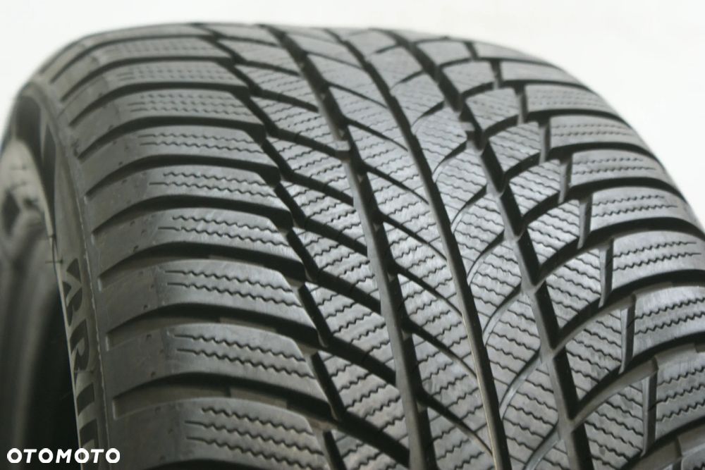 zimowe 225/50R17 BRIDGESTONE BLIZZAK LM001 , 7,4mm R3737 - 2