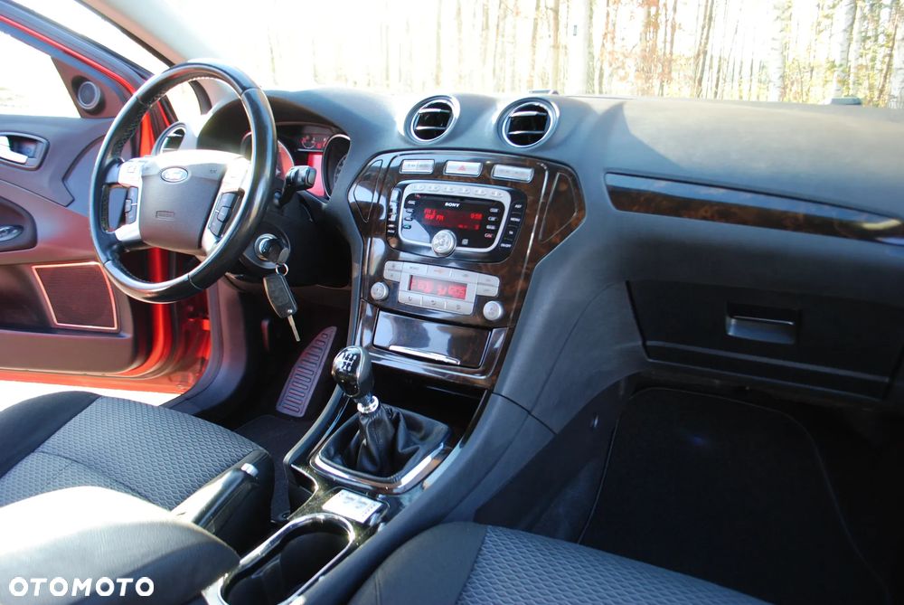 Ford Mondeo 2.0 TDCi Ghia X - 14