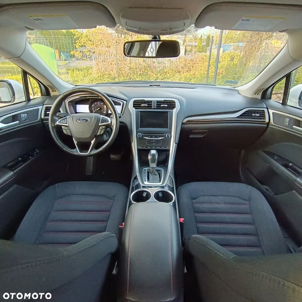 Ford Fusion - 10