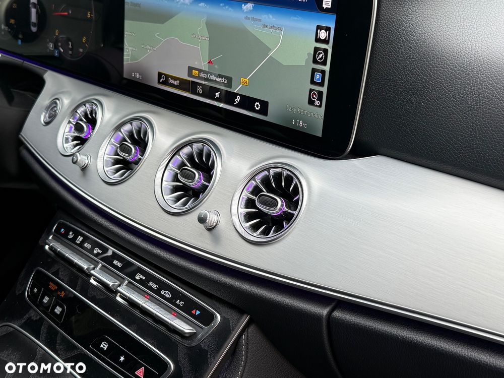 Mercedes-Benz Klasa E 220 d 4-Matic 9G-TRONIC - 26
