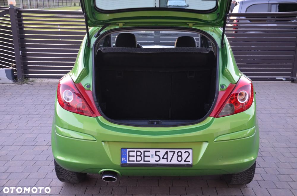 Opel Corsa 1.4 16V 150 Jahre - 12