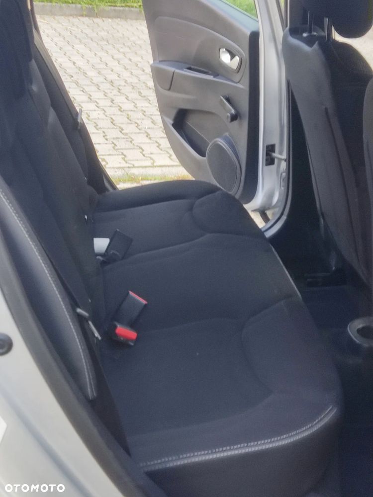 Renault Clio 1.2 16V Confort Privilege - 18