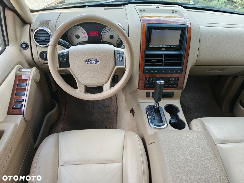 Ford Explorer 4.6 - 8