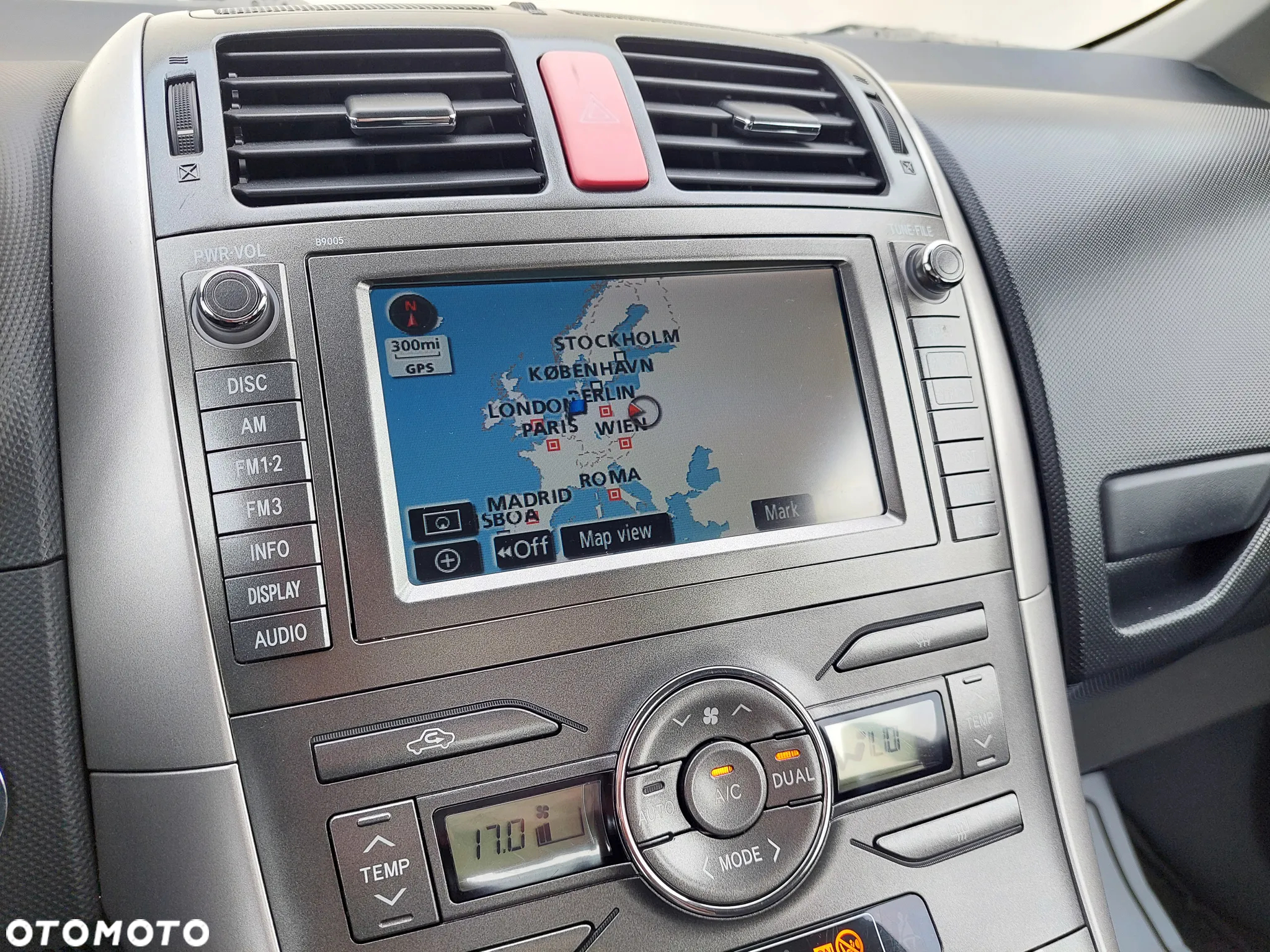 Toyota Auris 1.6 VVT-i Prestige - 24