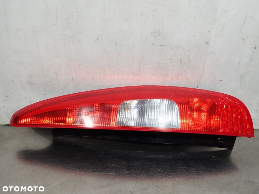 LAMPA PRAWA TYLNA MITSUBISHI COLT VI Z30 MR957374 - 4
