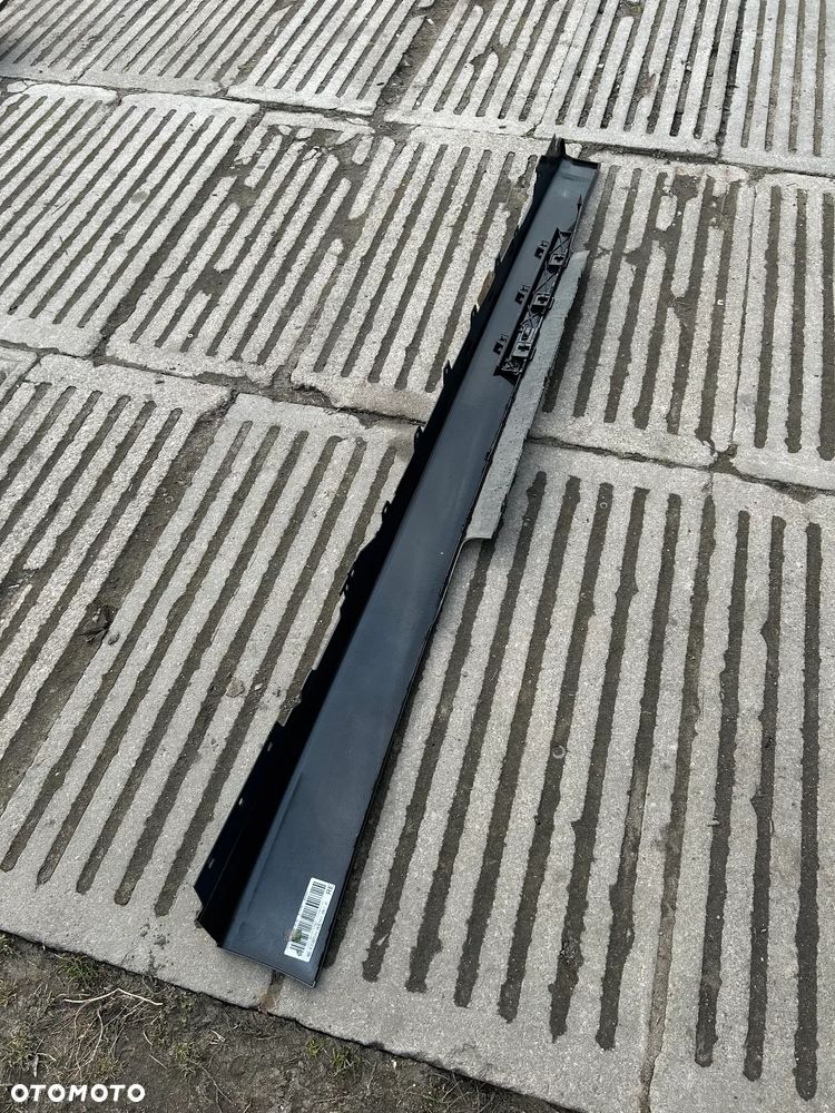 LISTWA PROGOWA BMW F32 F33 PRAWA - 2