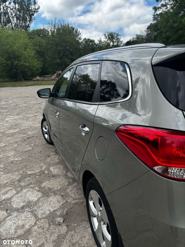 Kia Carens 1.6 GDI L - 14