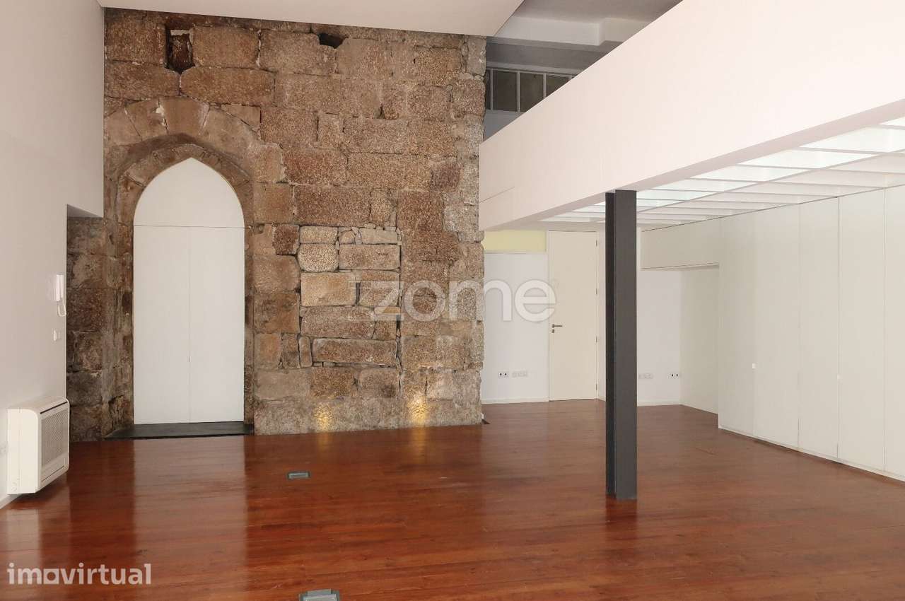 Edifício histórico no coração de Guimarães – 14 unidades independen...