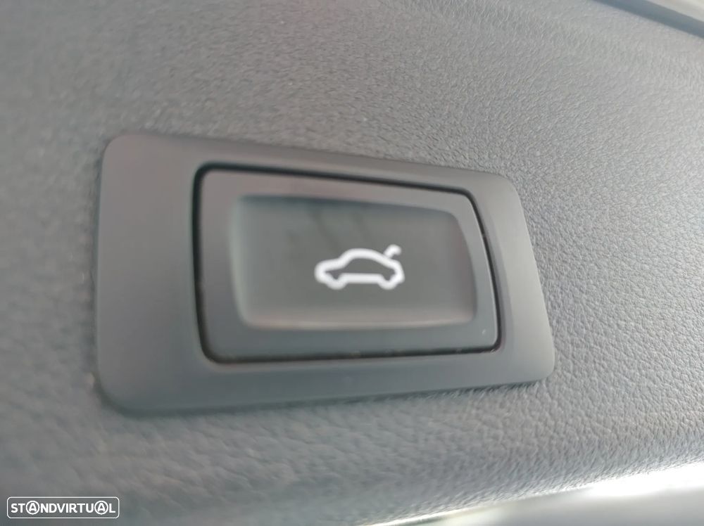 Audi A4 2.0 TDI S tronic design - 32