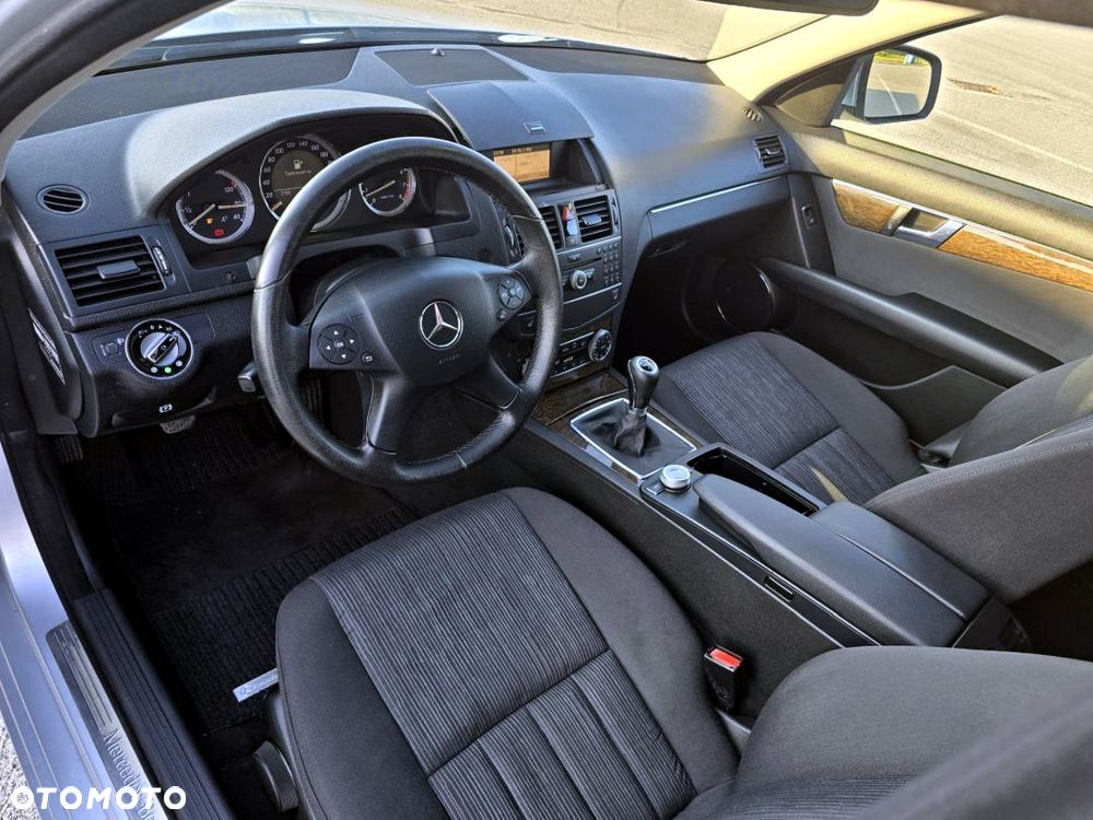 Mercedes-Benz Klasa C 180 Kompressor Avantgarde - 21