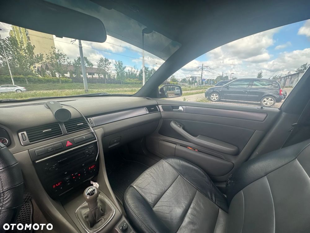 Audi A6 Avant 2.4 - 24