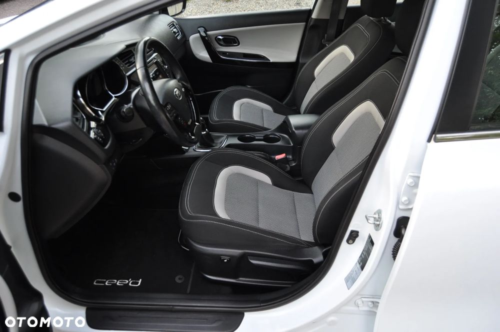 Kia Ceed 1.6 GDI L - 6