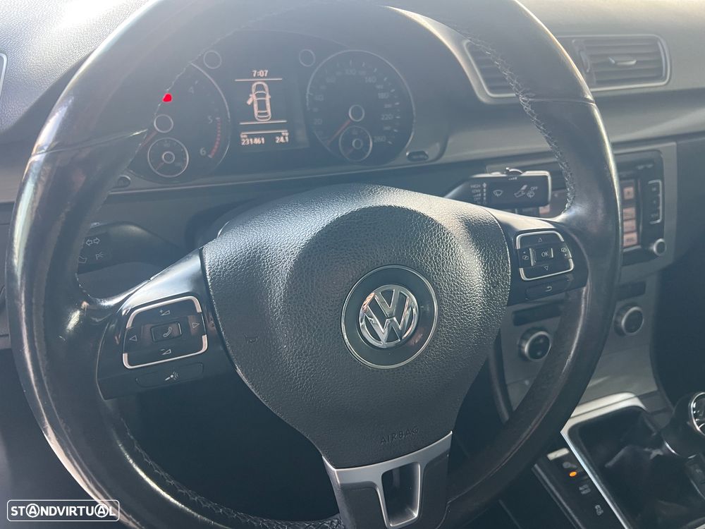 VW Passat 1.6 TDI Confortline - 12