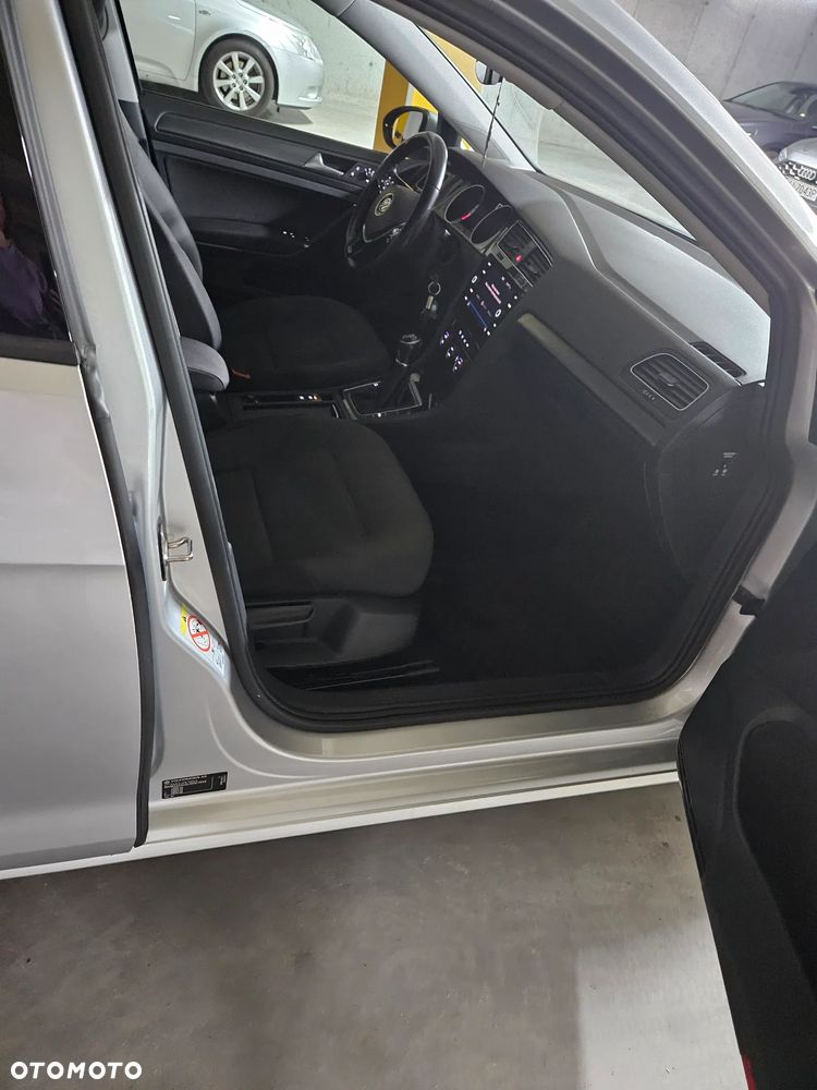 Volkswagen Golf - 11