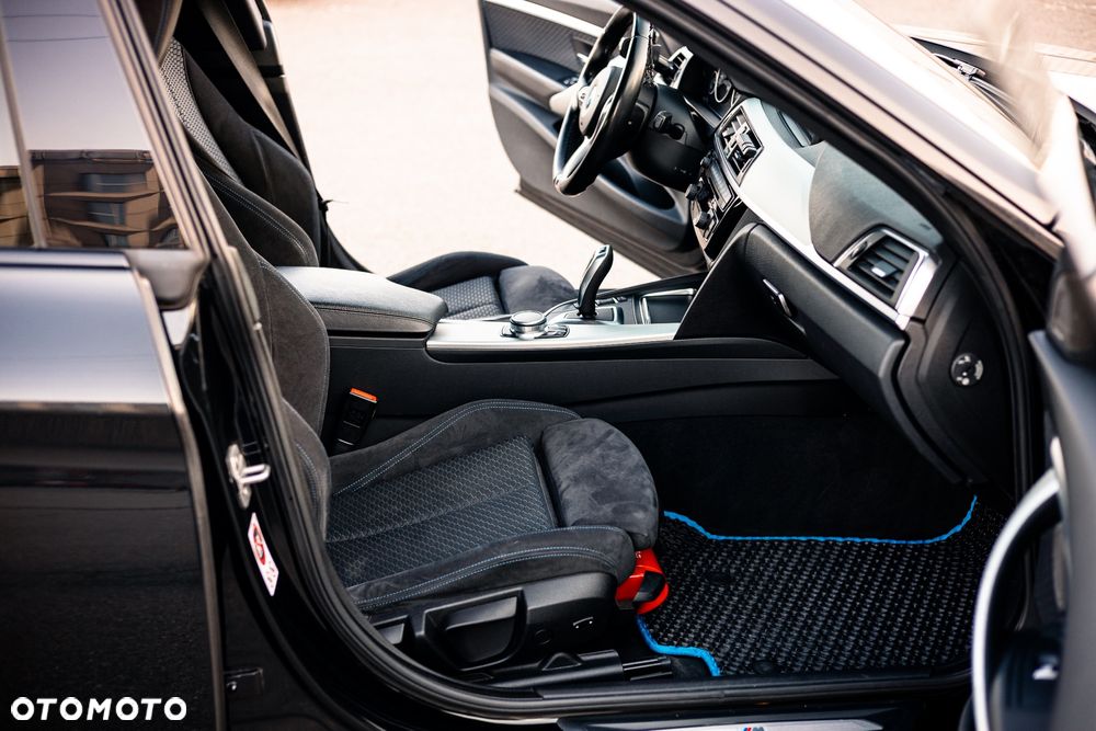 BMW Seria 3 325d M Sport - 9