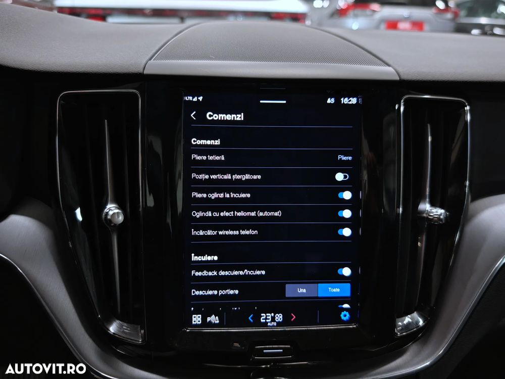 Volvo XC 60 B4 MHEV Momentum Pro - 13