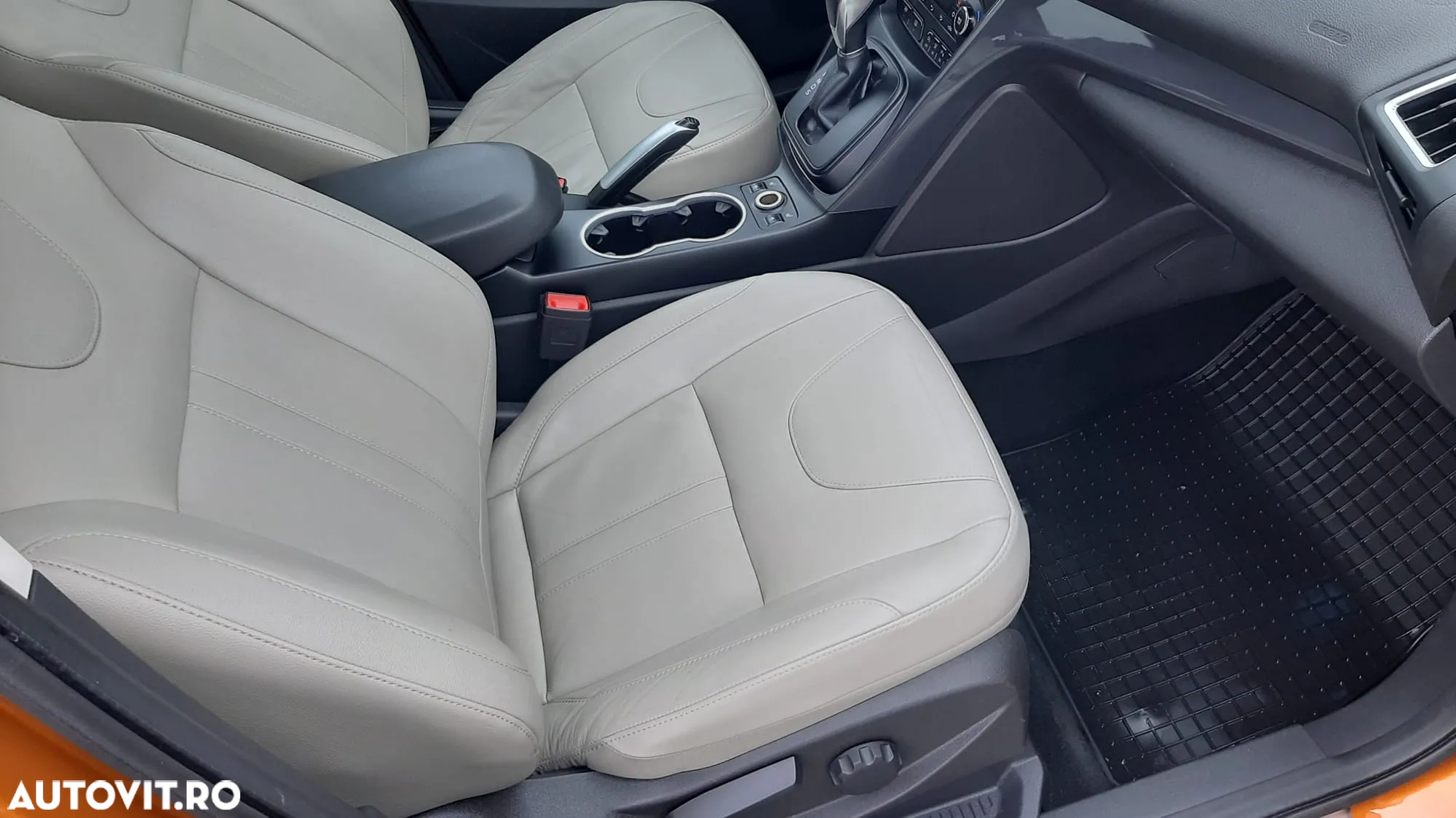 Ford Kuga 2.0 TDCi Powershift 4WD Titanium - 11