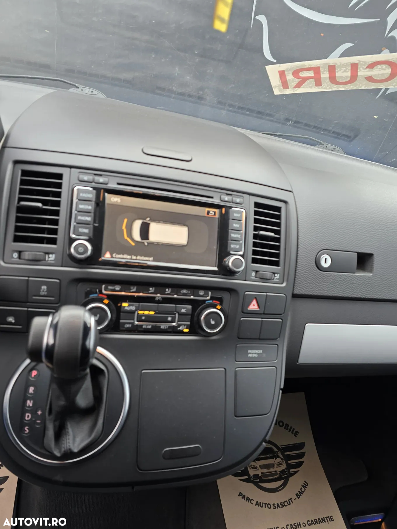 Volkswagen Caravelle - 15