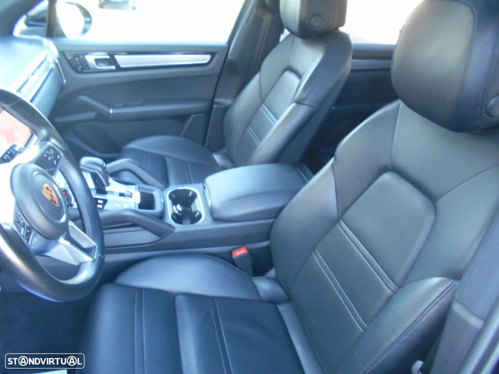 Porsche Cayenne S Platinum Edition - 30