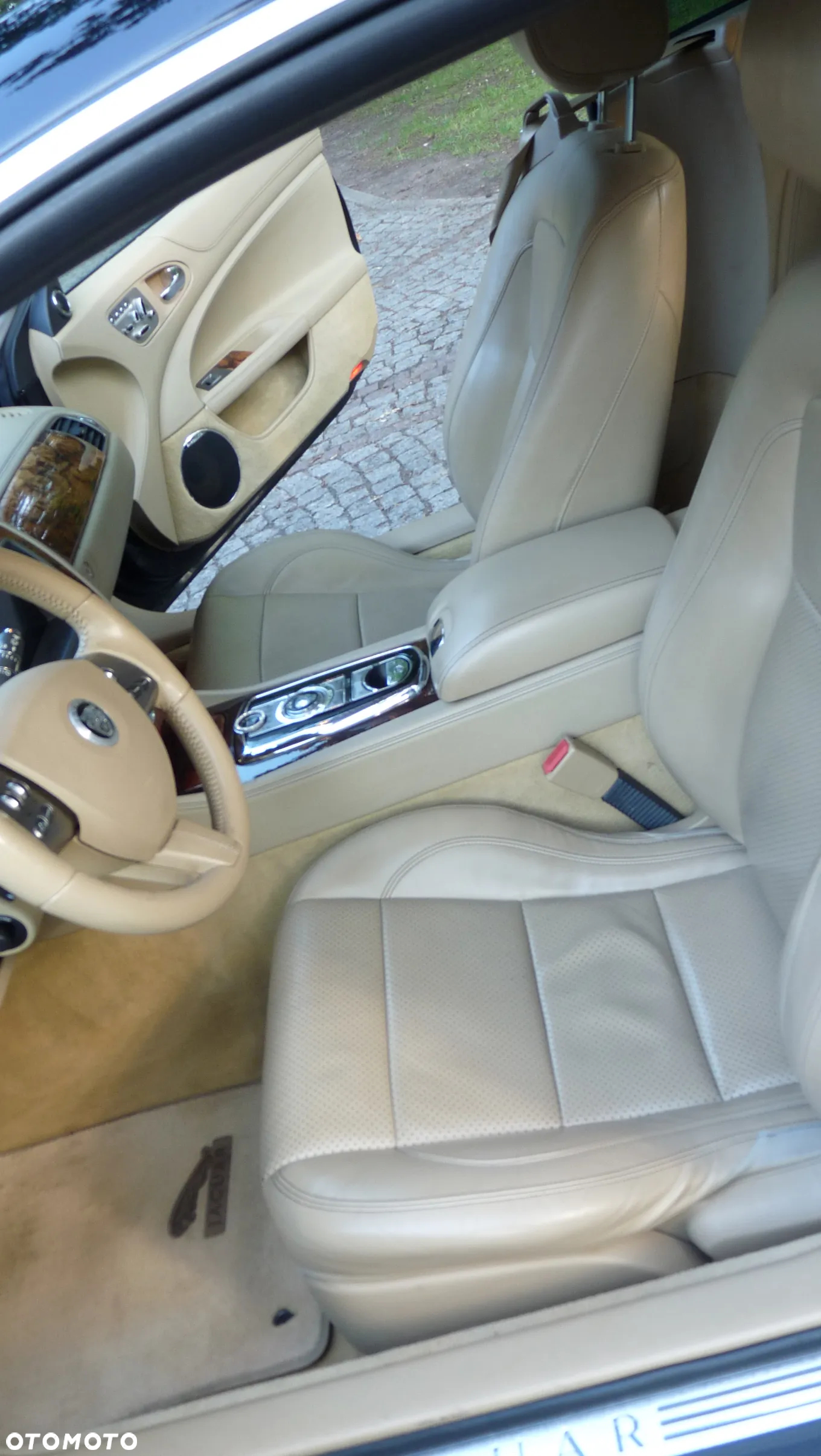 Jaguar XK 5.0 Coupe Portfolio - 20