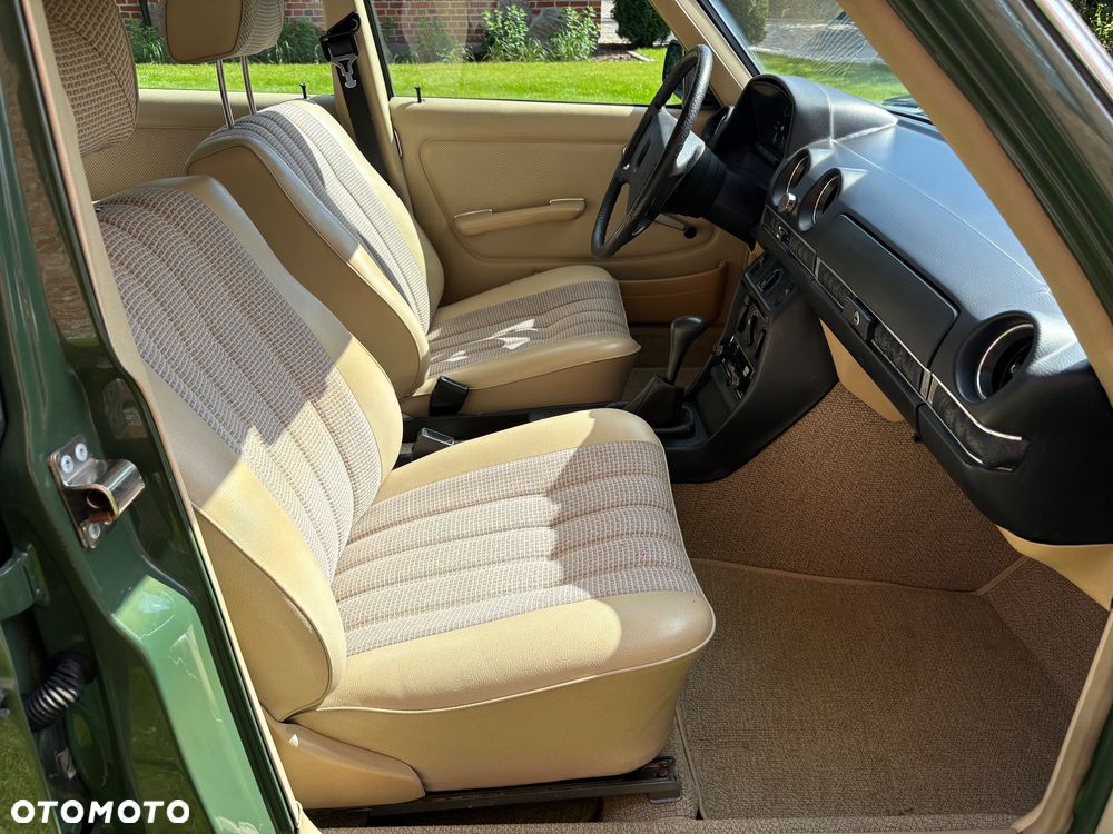 Mercedes-Benz W123 - 11