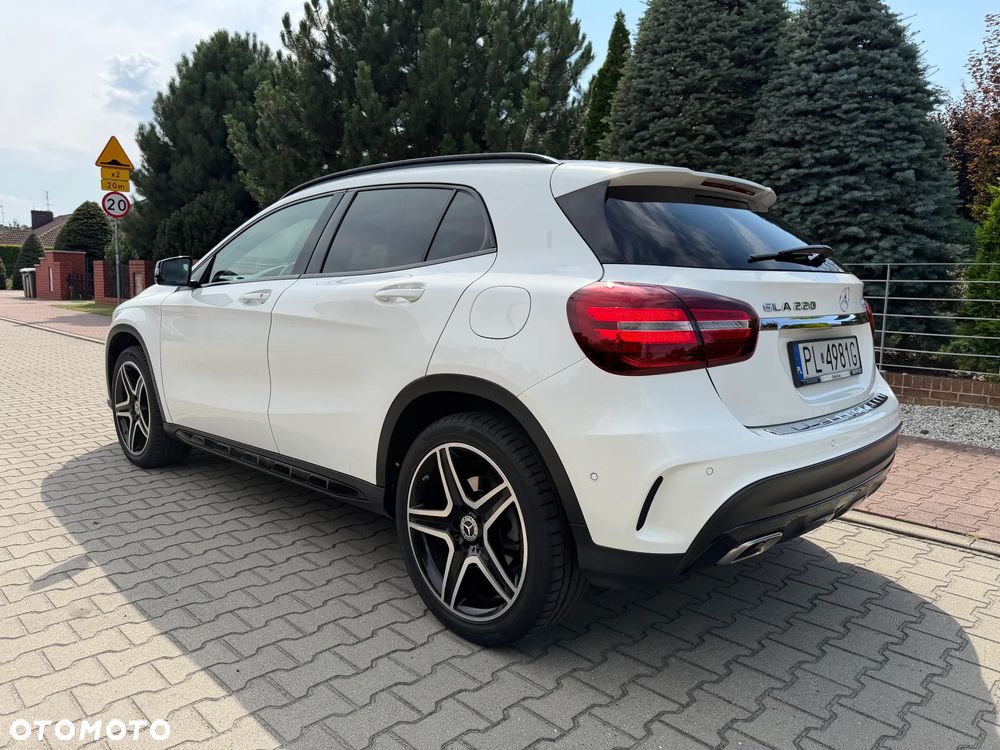 Mercedes-Benz GLA 220 4-Matic - 4