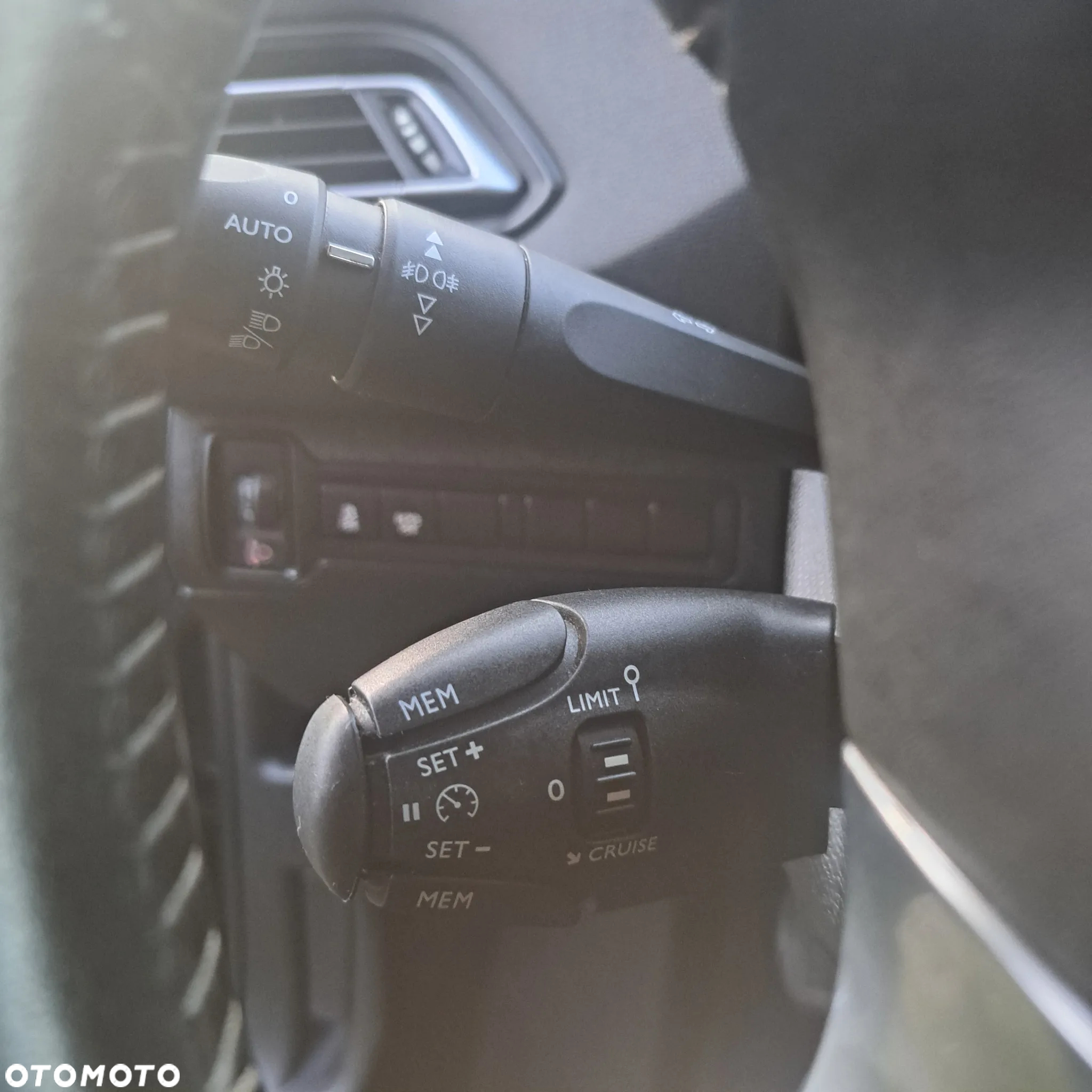 Peugeot 308 - 33