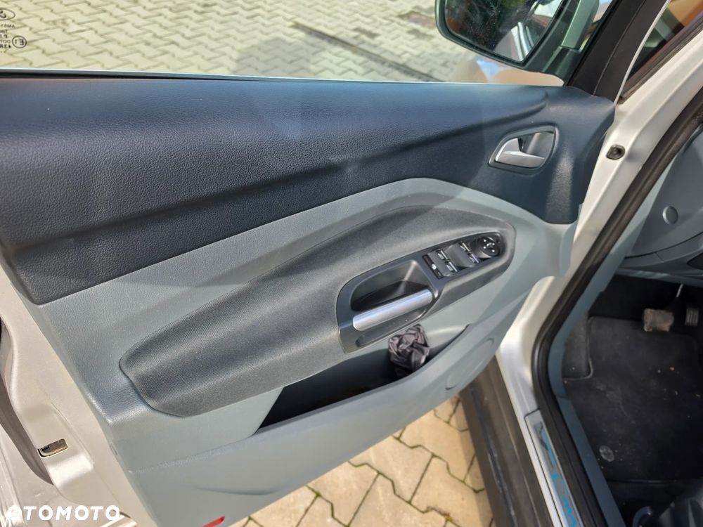 Ford Grand C-MAX - 19