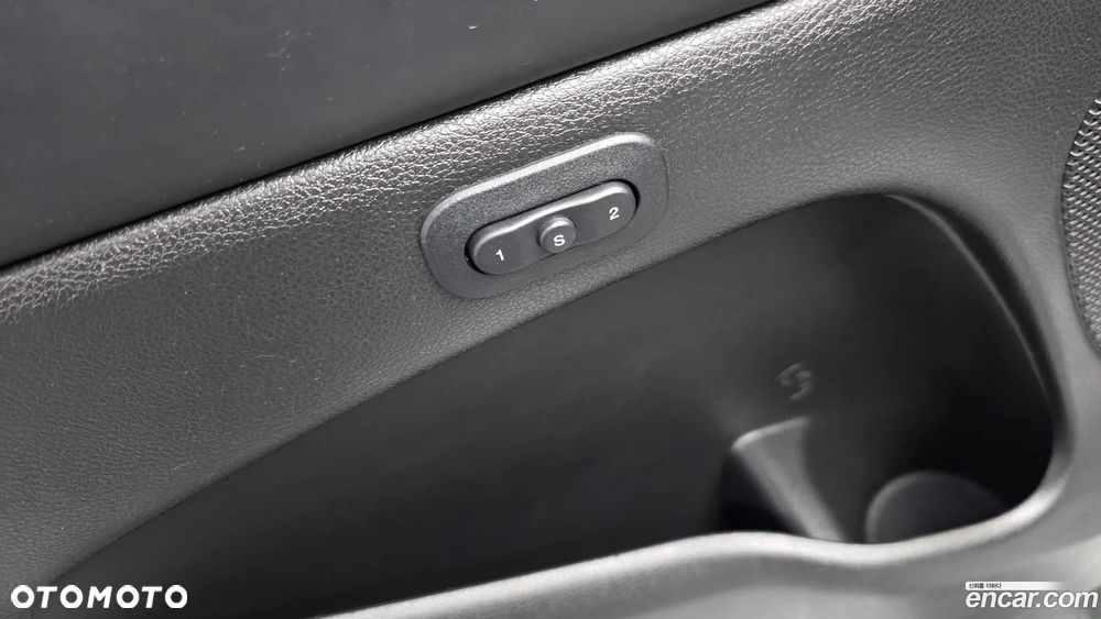 Jeep Grand Cherokee - 36