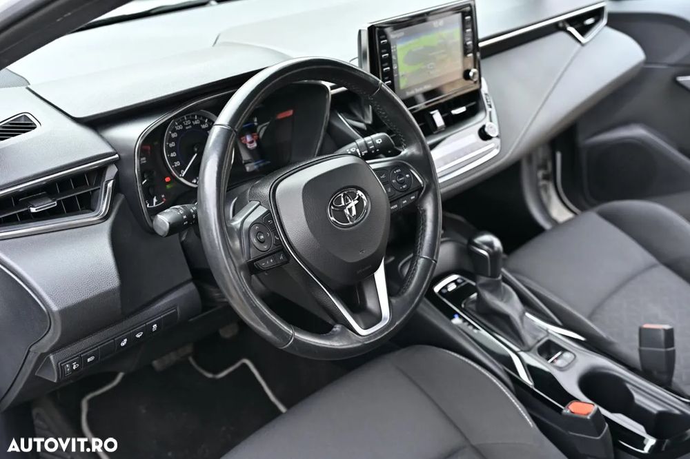 Toyota Corolla 1.8 Hybrid Business Edition - 6