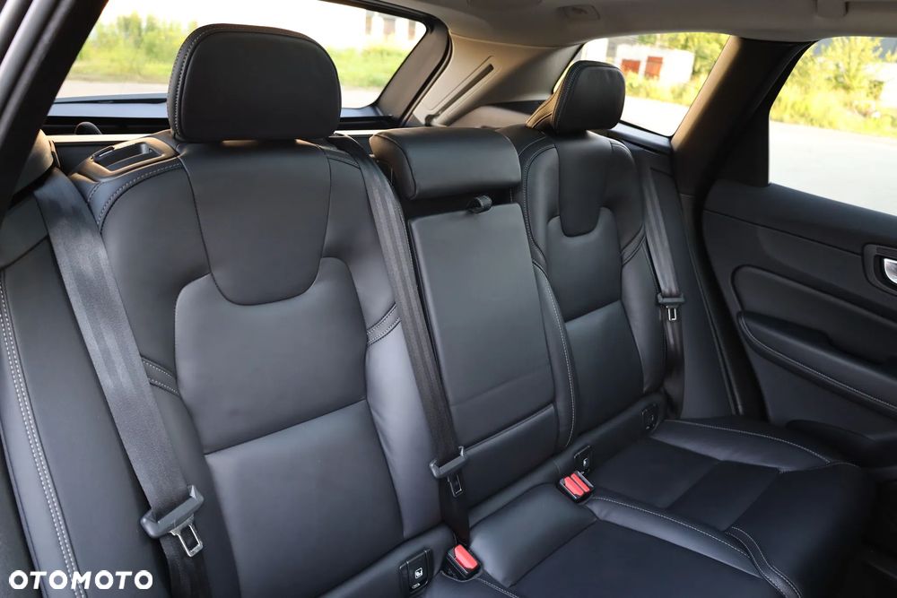 Volvo XC 60 B5 B AWD Plus Dark - 23