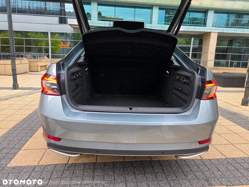 Skoda Superb 2.0 TDI L&K DSG - 8