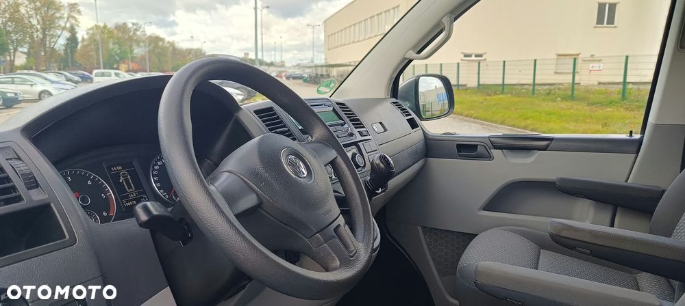 Volkswagen Caravelle - 19