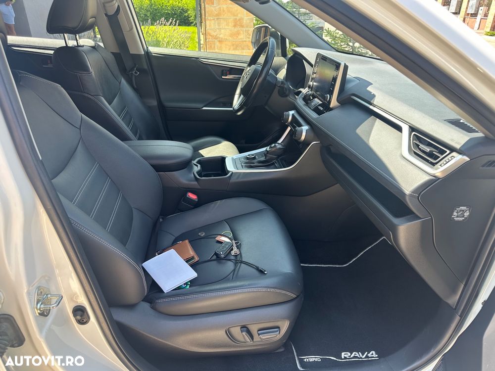 Toyota RAV4 - 8