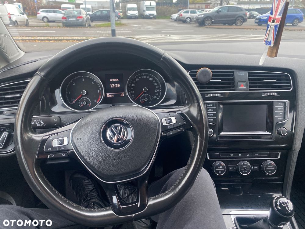 Volkswagen Golf 1.6 TDI DPF Highline - 11