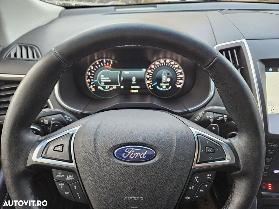 Ford Edge 2.0 TDCi Powershift Titanium - 37
