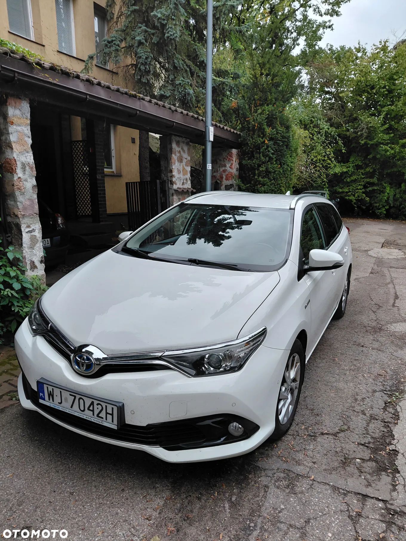 Toyota Auris Hybrid 135 Comfort - 1