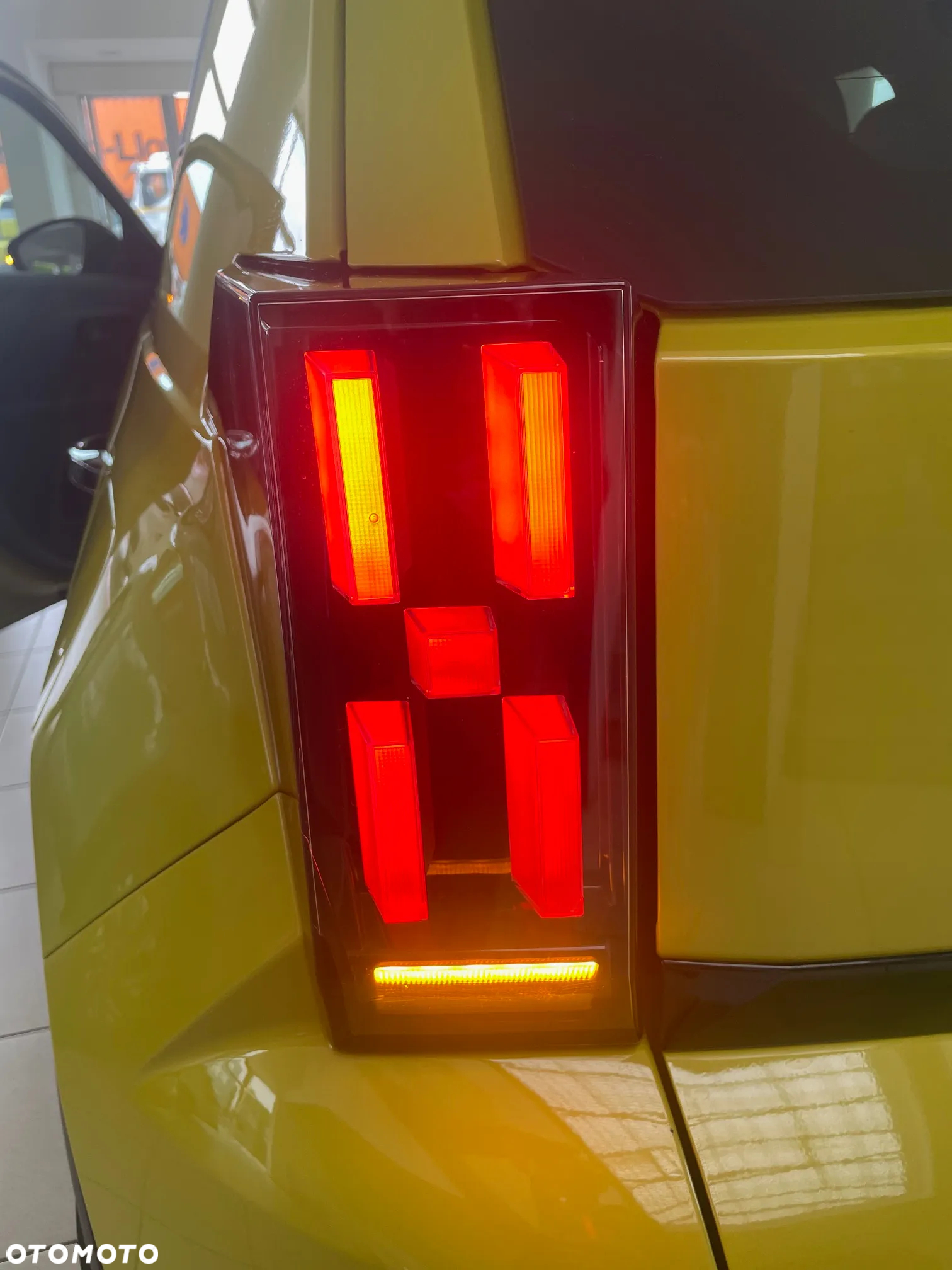 Fiat Grande Panda 1.2 mHEV La Prima eDCT - 11