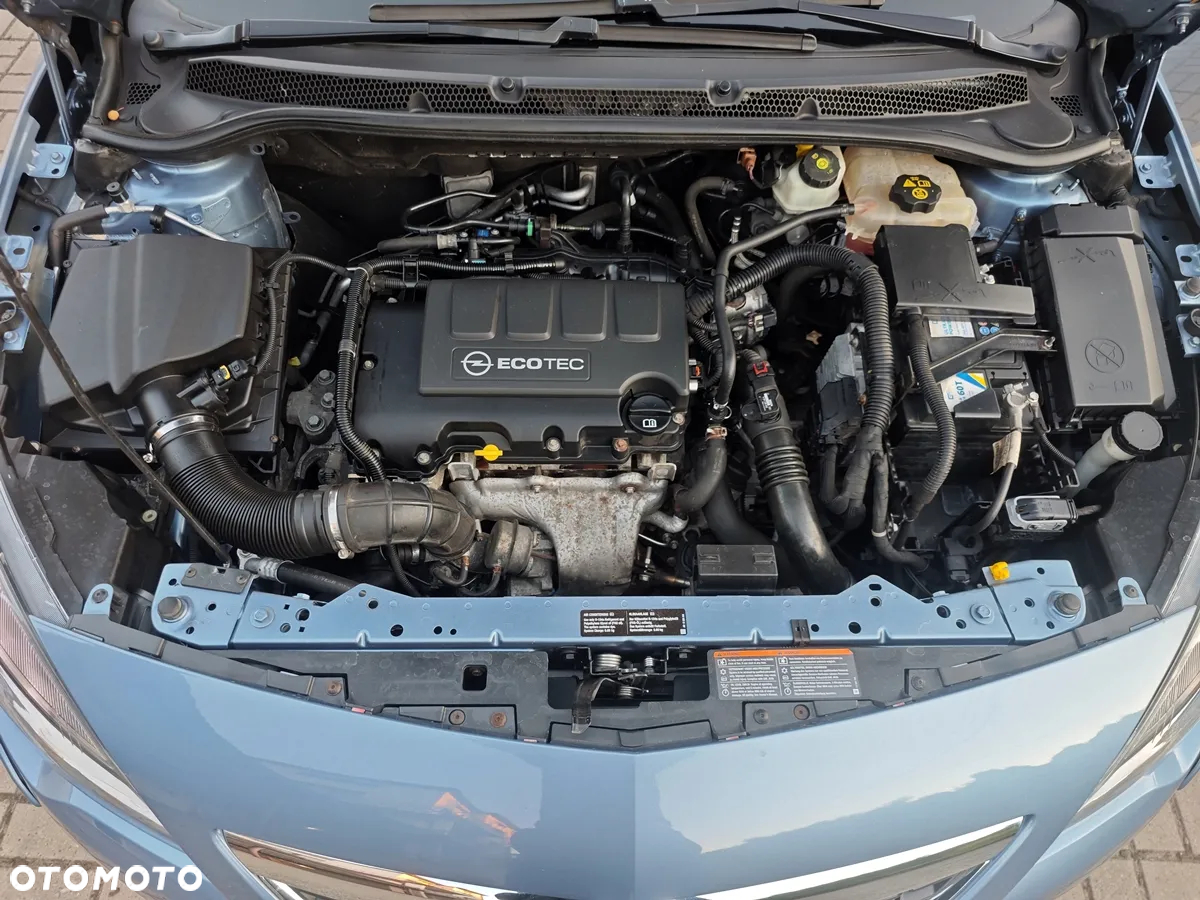 Opel Astra IV 1.4 T Cosmo - 32