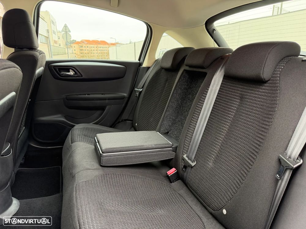 Citroën C4 1.6 HDi 110 SX - 37