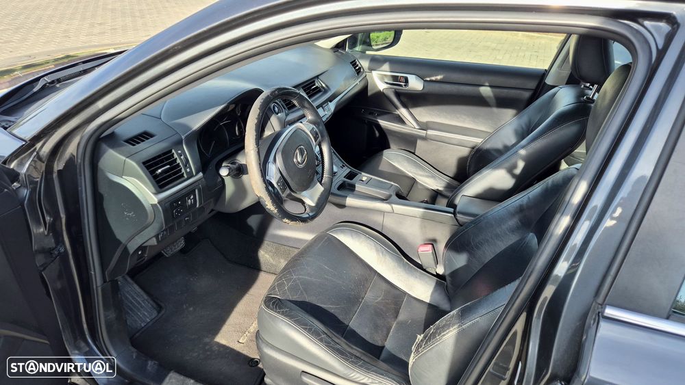 Lexus CT 200h - 12