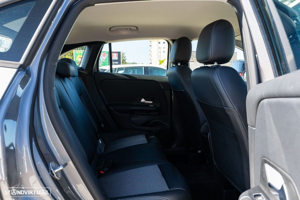 Mercedes-Benz GLA 180 d — fotografia 15