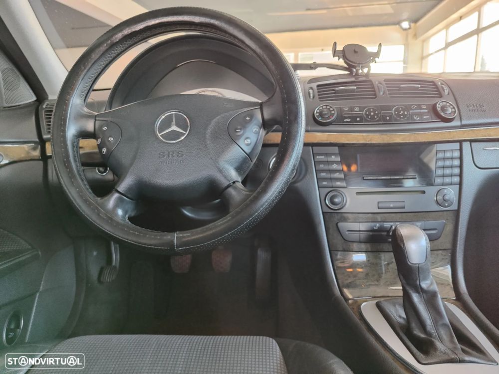 Mercedes-Benz E 220 CDi Avantgarde - 24