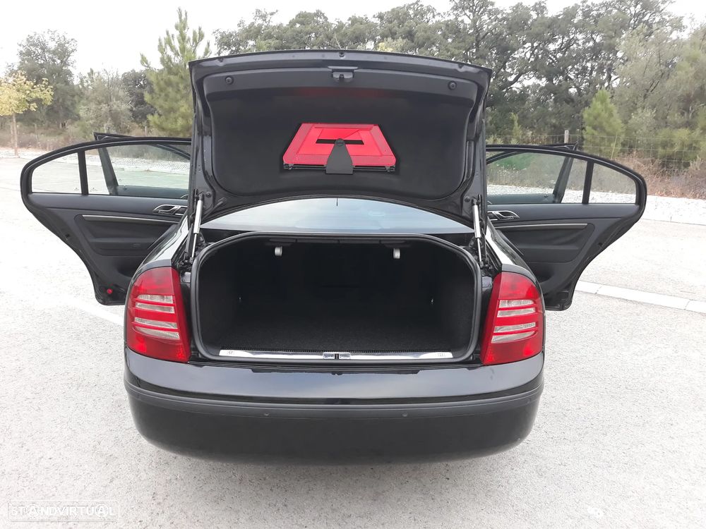 Skoda Superb 1,9 TDI Comfort - 12