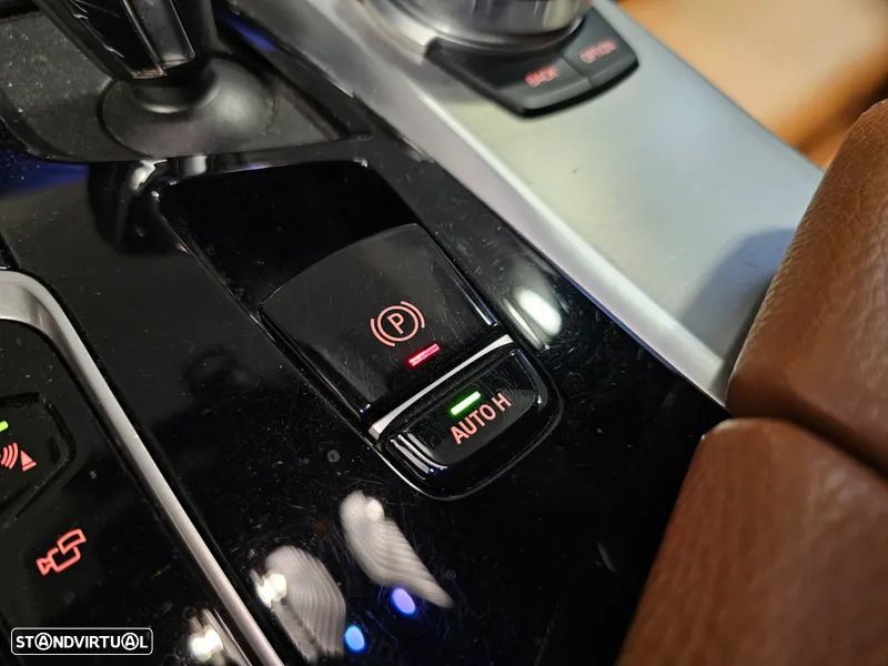 BMW 530 e Pack Desportivo M - 28