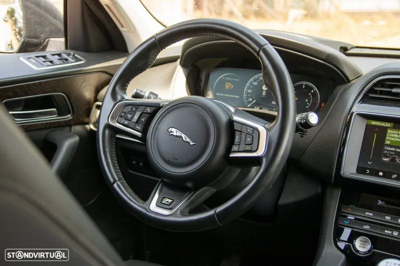 Jaguar F-Pace 20d R-Sport - 15