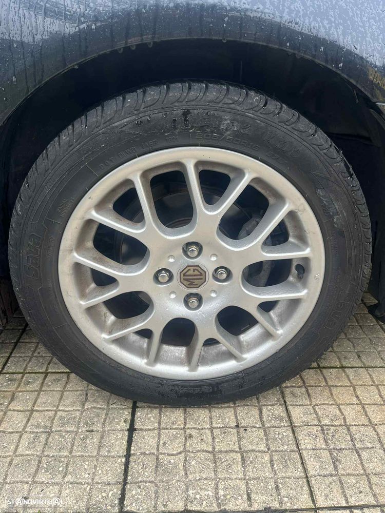 MG ZR 105 — fotografia 12