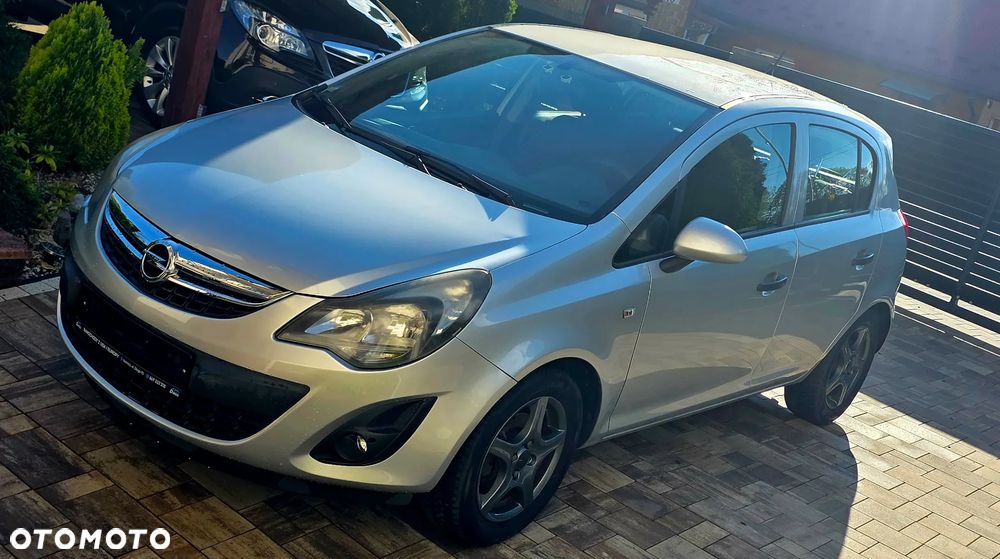 Opel Corsa 1.2 16V Essentia - 1